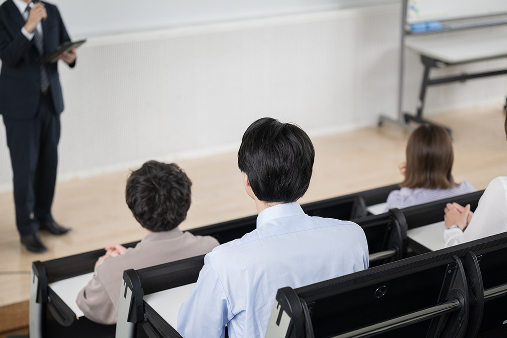 MARCHとほかの大学群を比較