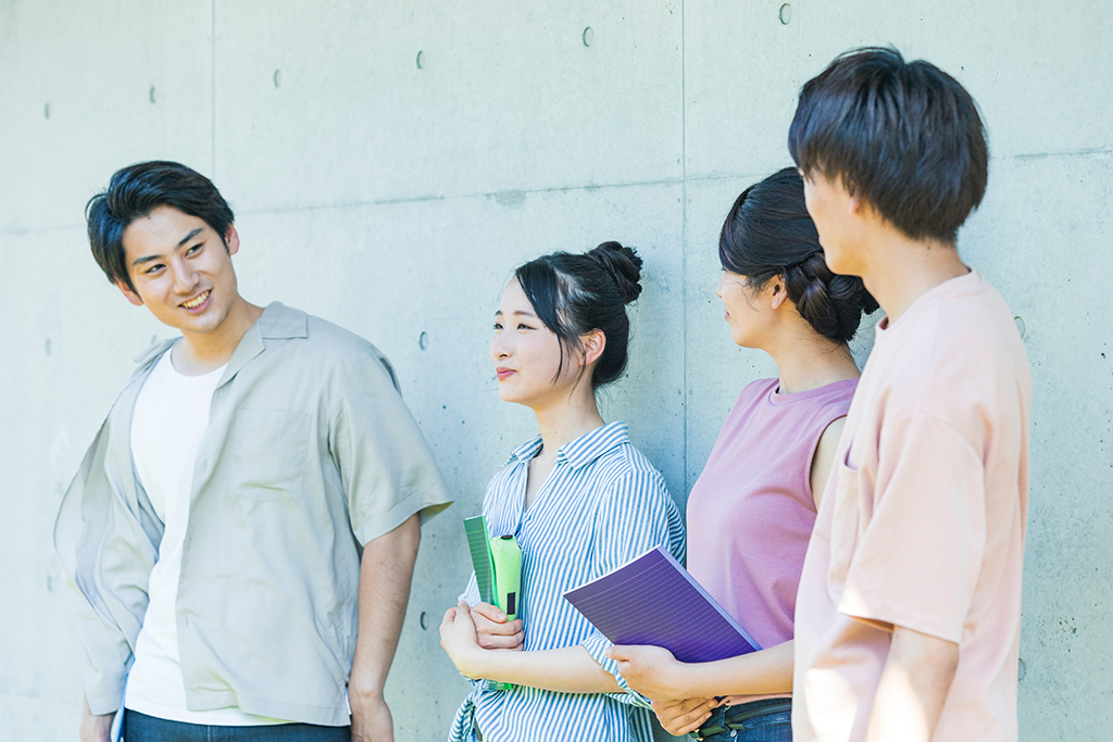 4人の学生