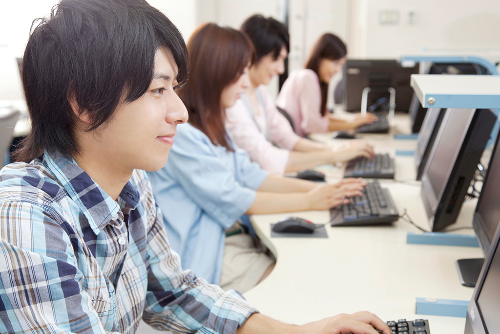 パソコンをしている